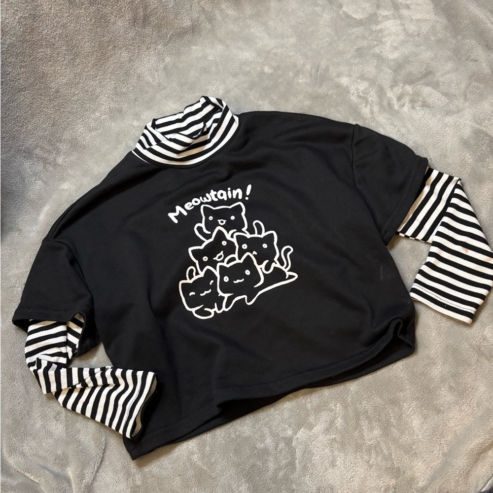 Black Cat Graphic Long Sleeve Top